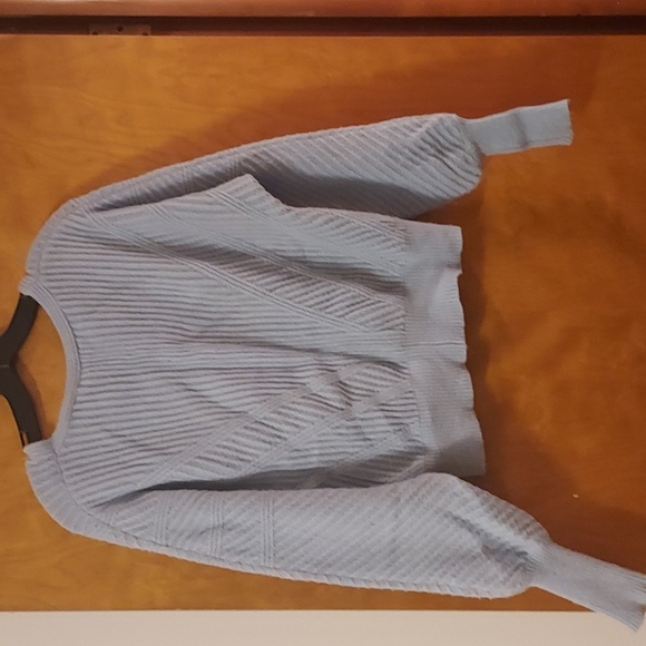 T Tahari Sweater - Picture 6 of 7
